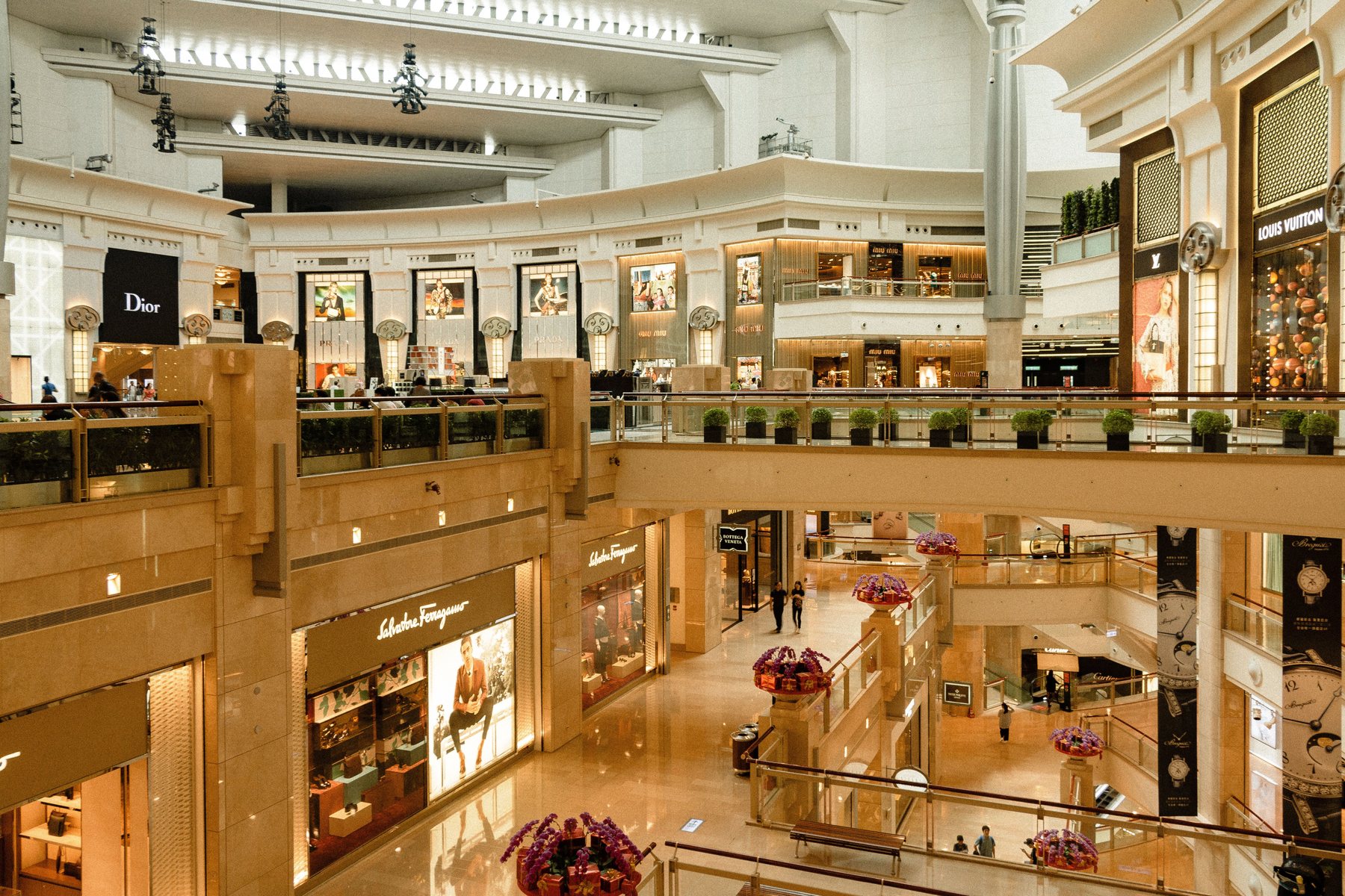 Bright multi-level commercial shopping mall suitable for autonomous cleaning operations